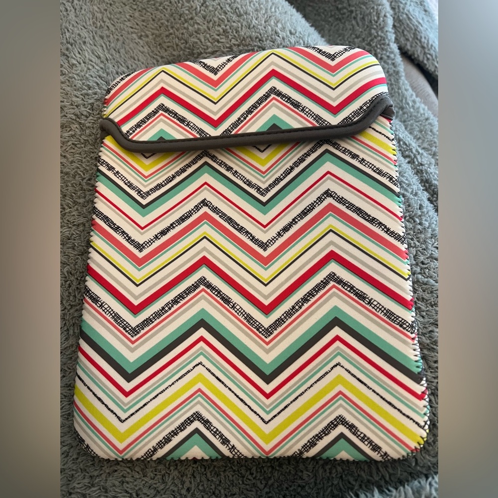 Thirty-one tablet sleeve